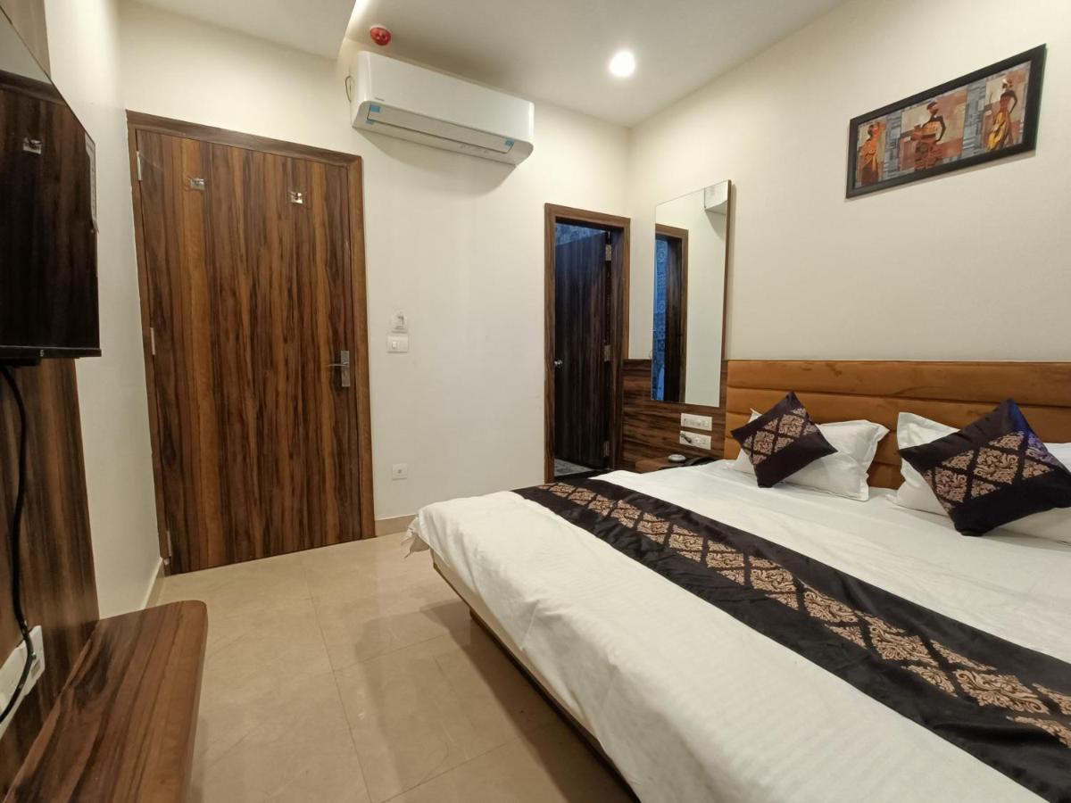 Hotel Vrinda Inn ウダイプル エクステリア 写真