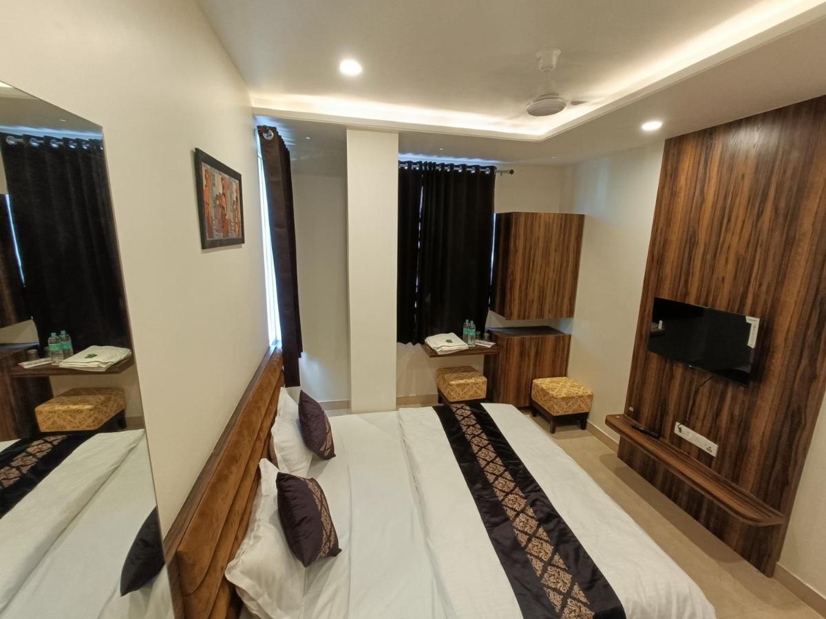Hotel Vrinda Inn ウダイプル エクステリア 写真