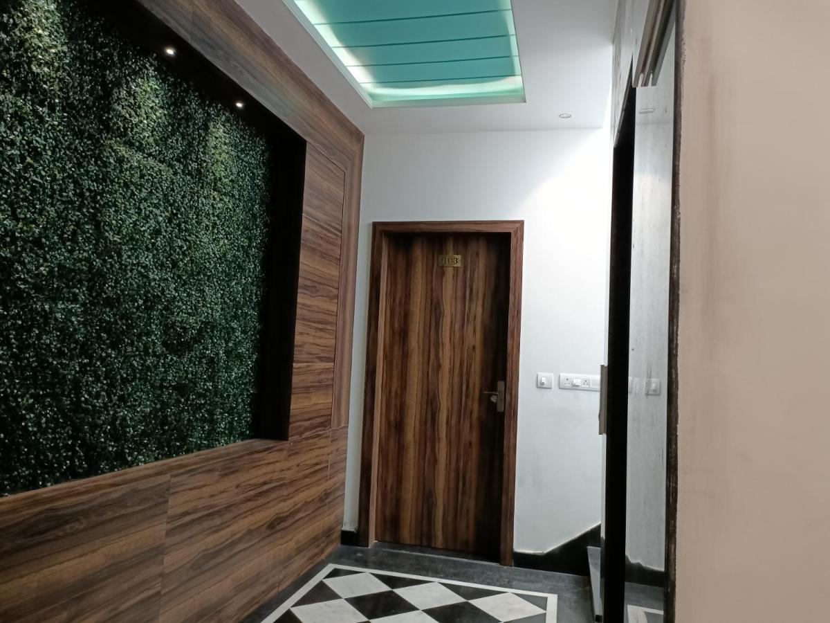 Hotel Vrinda Inn ウダイプル エクステリア 写真