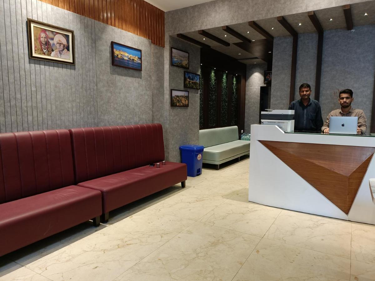 Hotel Vrinda Inn ウダイプル エクステリア 写真