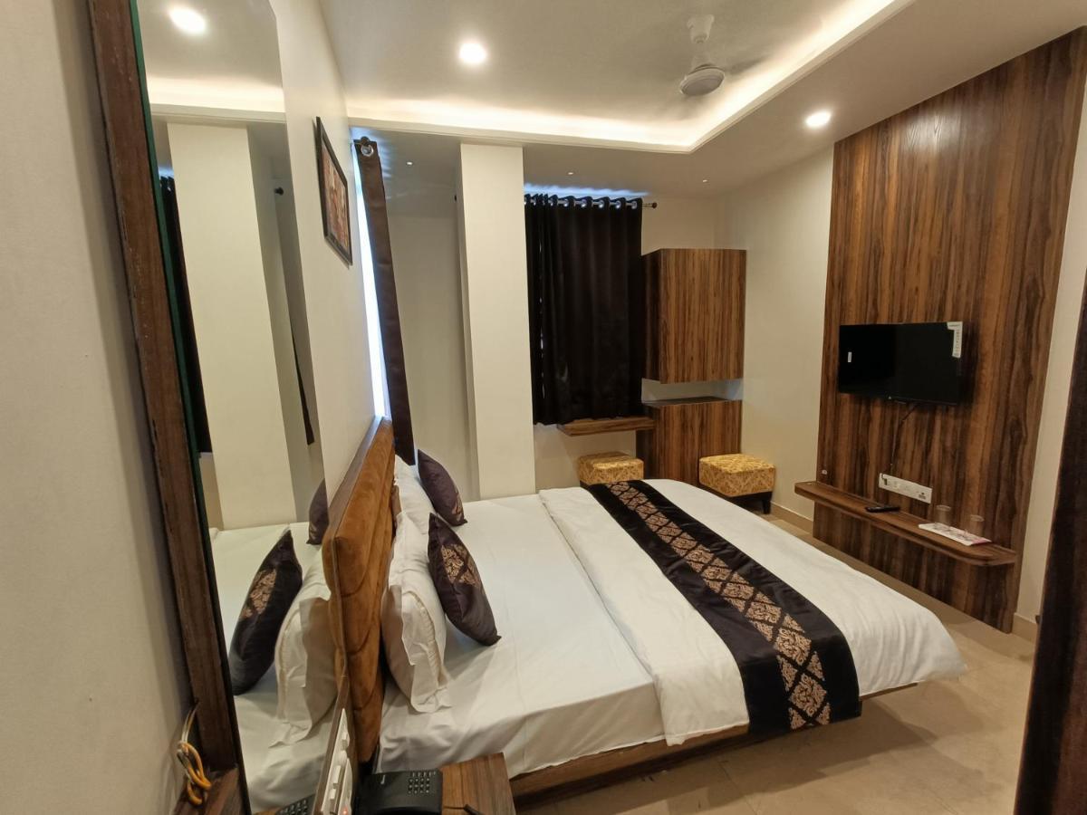 Hotel Vrinda Inn ウダイプル エクステリア 写真