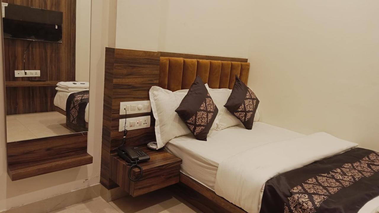 Hotel Vrinda Inn ウダイプル エクステリア 写真