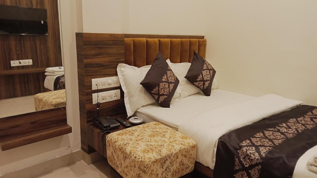 Hotel Vrinda Inn ウダイプル エクステリア 写真